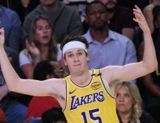 里弗斯(sī)助攻第(dì)1，总得分第(dì)2，开啓(qǐ)神奇赛季！