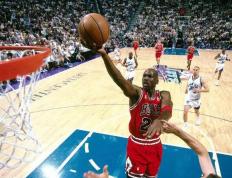 NBA历史(shǐ)五(wǔ)大纪录：难以逾越(yuè)的传奇(qí)数据，詹姆斯两次上榜震惊球迷