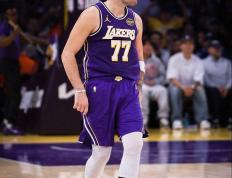 NBA裁判报告(gào)揭秘比赛错判 细节影(yǐng)响胜负结果(guǒ)