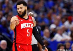 恭喜火箭队！杜兰特现身休(xiū)斯(sī)顿，正式与球(qiú)队開(kāi)始合練(liàn)，备战新赛季(jì)