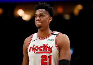 上海男篮试训NBA篮板(bǎn)王和盖帽王，36岁2米13，NBA场均12分10篮板(bǎn)