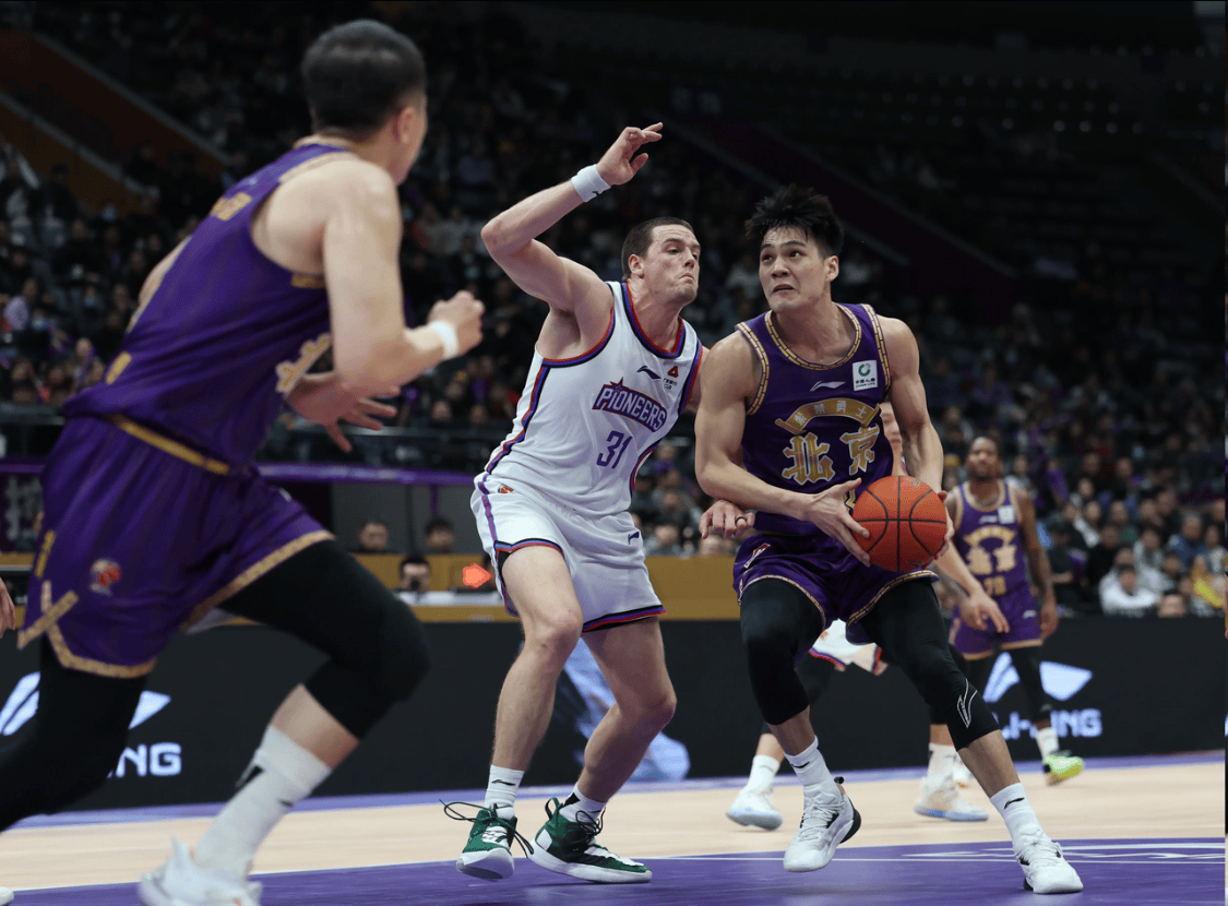 打馬(mǎ)刺(cì)又怎样!广州新援(yuán)得(dé)分比(bǐ)文班亚馬(mǎ)还多(duō),球(qiú)迷:不怵NBA状元