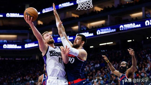 壞(huài)消息,多曼塔斯·薩(sà)博尼斯因腿筋受(shòu)傷(shāng)将缺席国王队赛季揭幕战