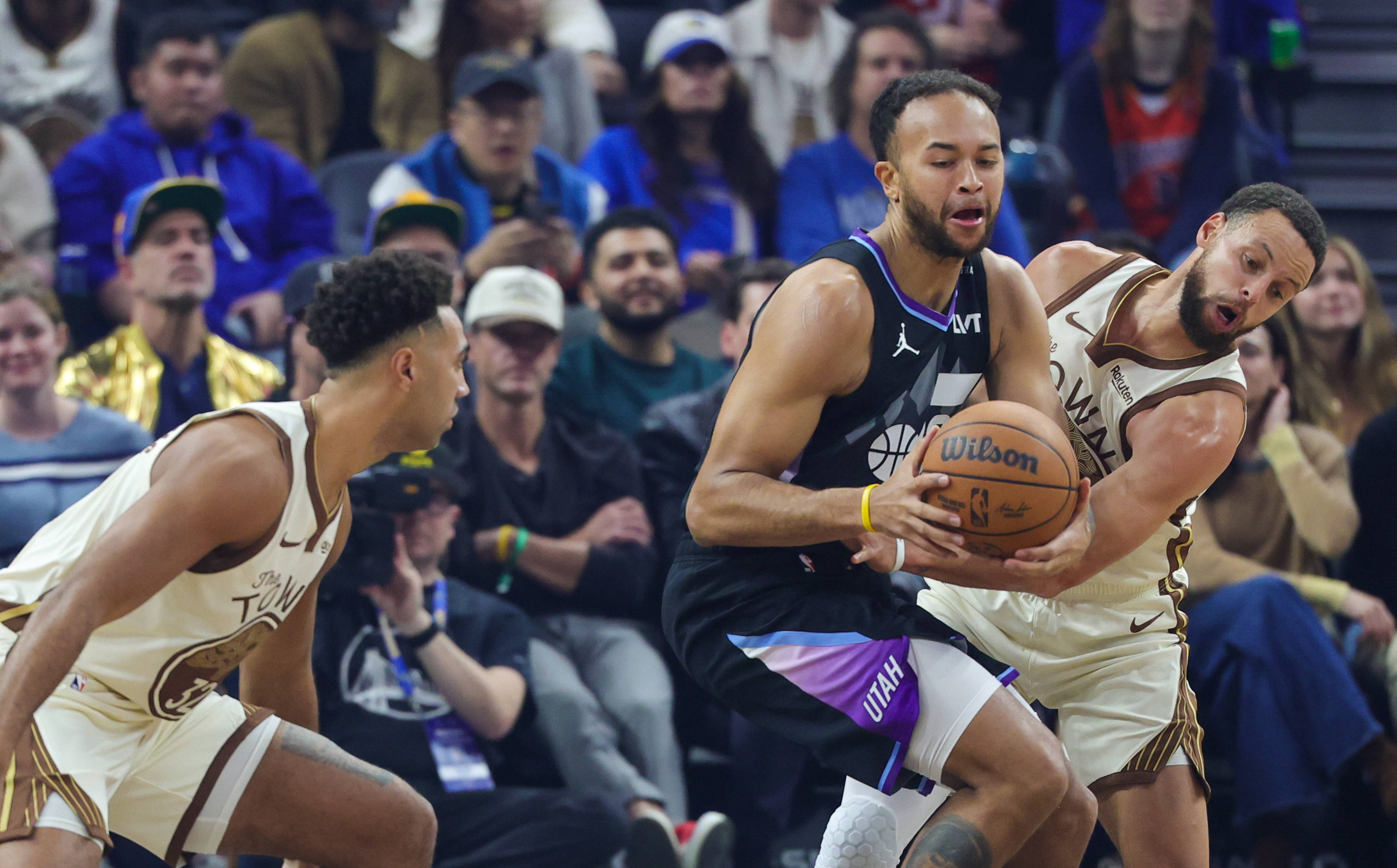 （体育）篮球——NBA常规赛：勇士勝(shèng)爵士