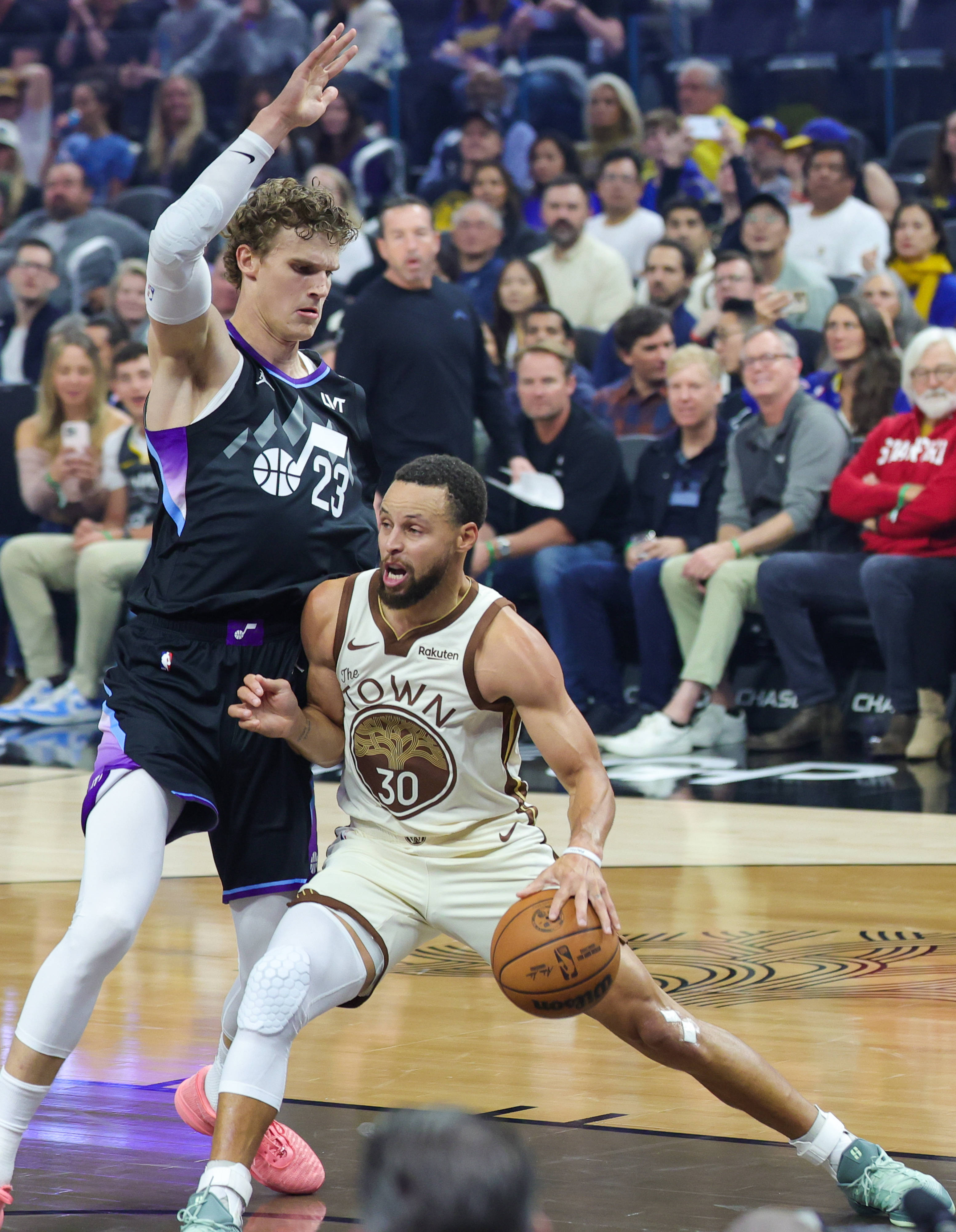 （体育）篮球——NBA常规赛：勇士勝(shèng)爵士